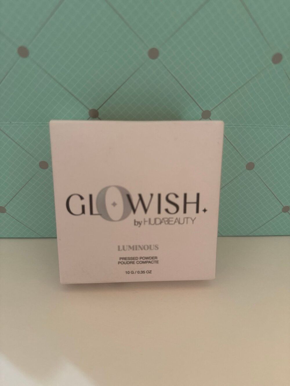 NEW IN BOX Glowish by Huda Beauty in EXTRA TAN